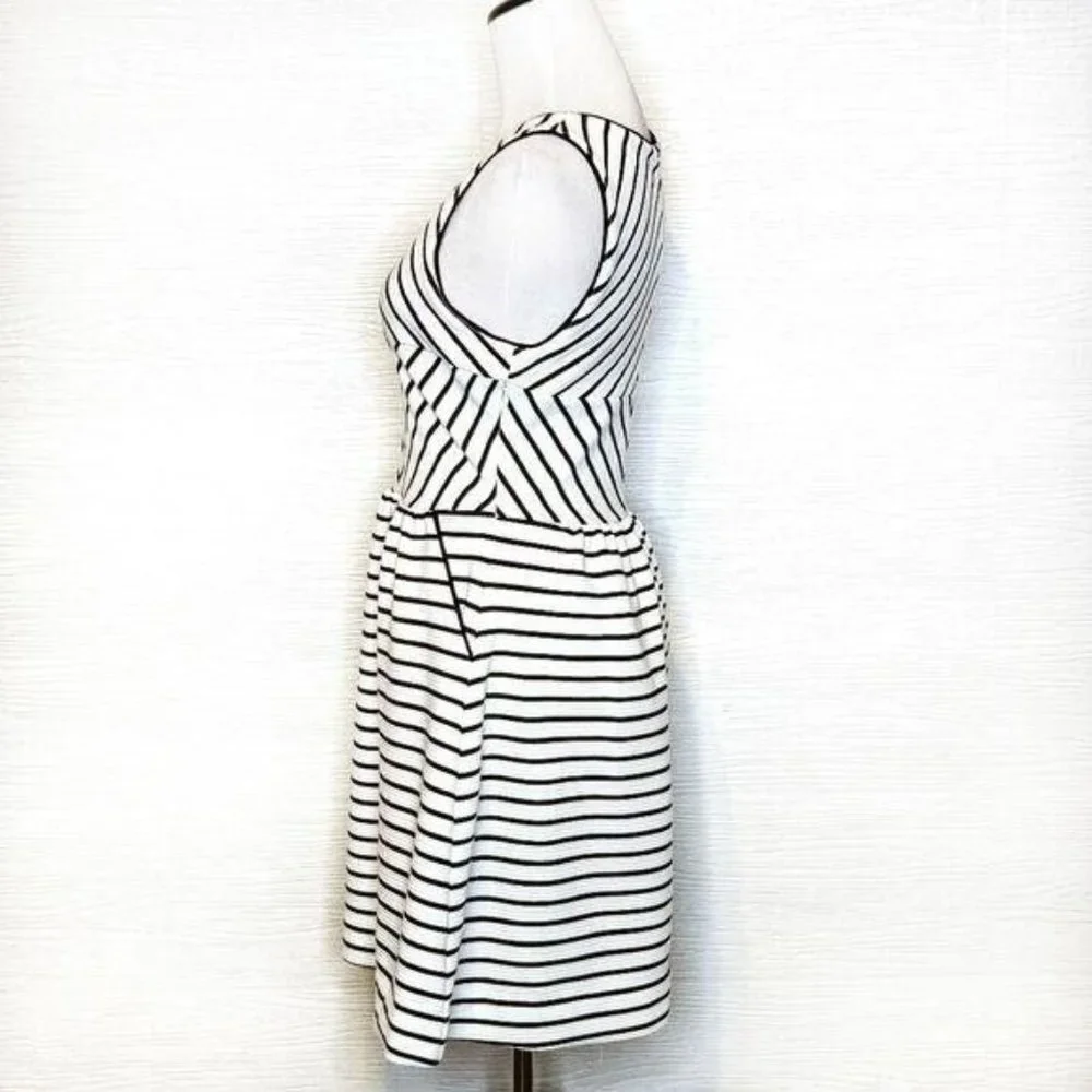 Anthropologie Maeve geometric‎ fit and flare stretch dress pockets size 4